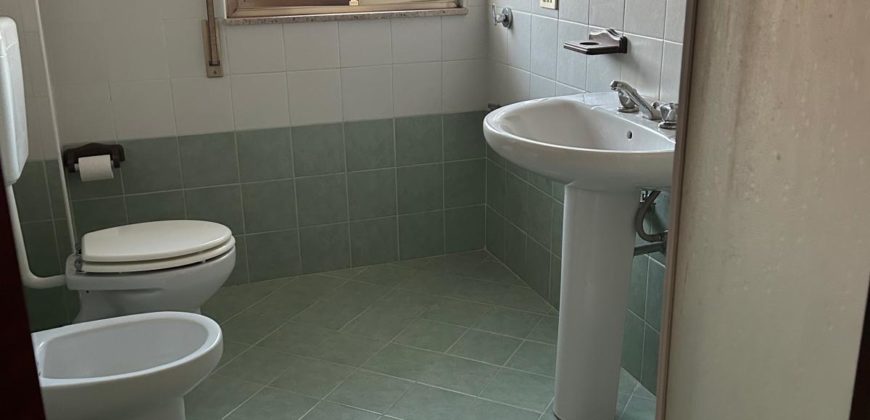 Appartamento quarto piano Zona Viale Europa Appartamento quarto piano Zona Viale Europa