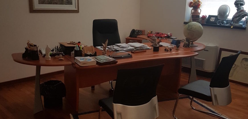 Ufficio o Appartamento in Viale delle Americhe, zona BAPR, Ragusa.