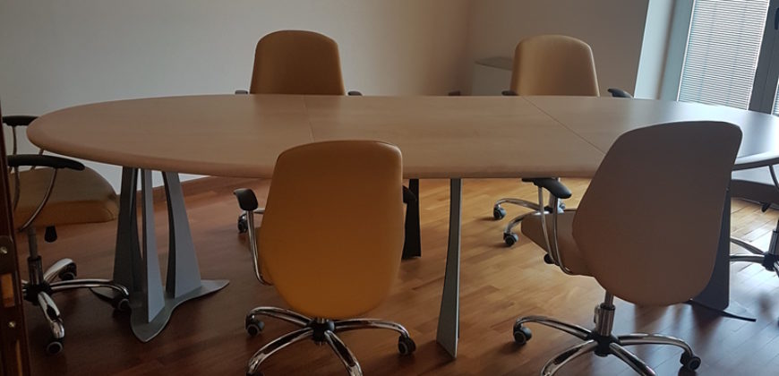 Ufficio o Appartamento in Viale delle Americhe, zona BAPR, Ragusa.