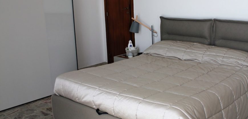 Appartamento piano quinto con posto auto in garage, Via Risorgimento. Ragusa