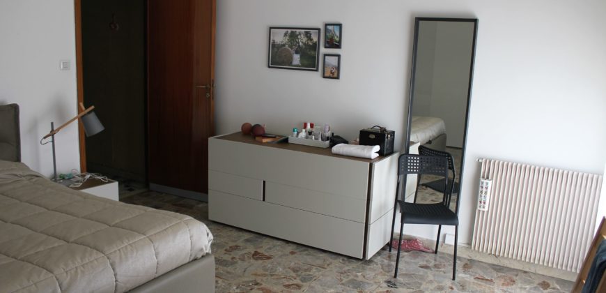 Appartamento piano quinto con posto auto in garage, Via Risorgimento. Ragusa