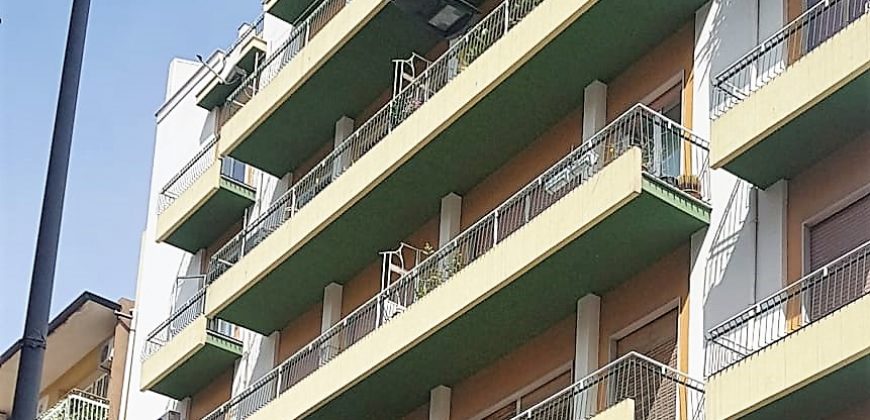 Appartamento piano quinto con posto auto in garage, Via Risorgimento. Ragusa