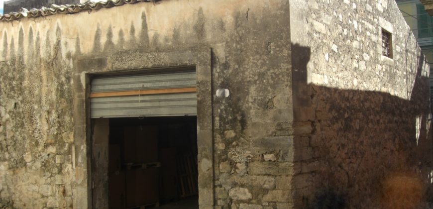 Magazzino sito a pochi passi da Corso XXV aprile, Ragusa Ibla
