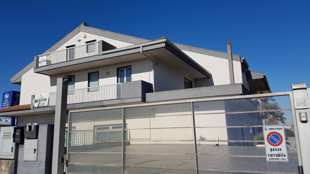 Ufficio o Appartamento in Viale delle Americhe, zona BAPR, Ragusa.