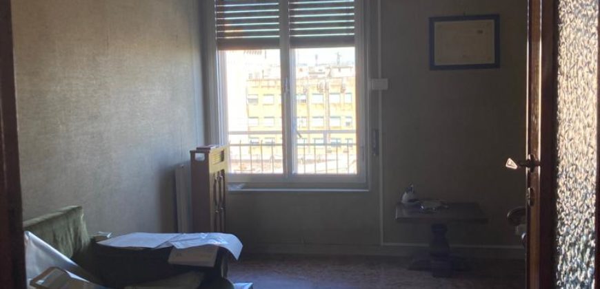 Appartamento piano quinto con posto auto in garage, Via Risorgimento. Ragusa