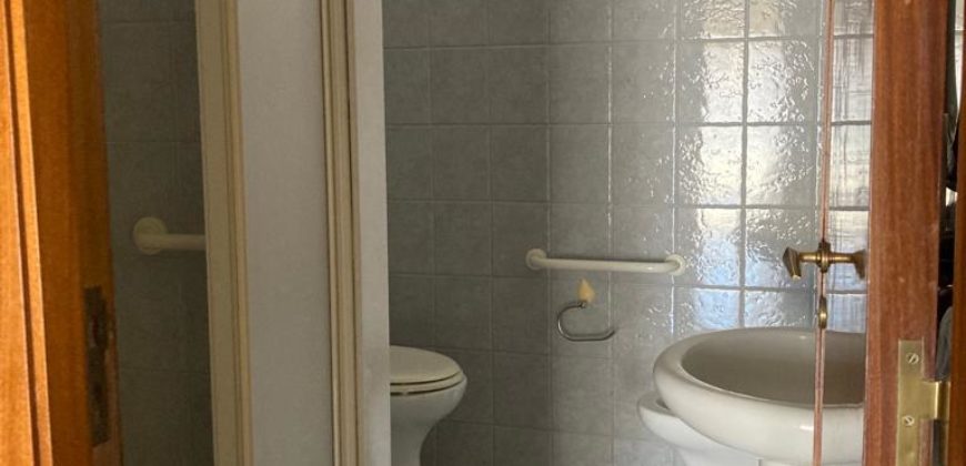 Appartamento piano quinto con posto auto in garage, Via Risorgimento. Ragusa