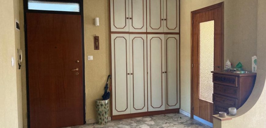 Appartamento piano quinto con posto auto in garage, Via Risorgimento. Ragusa