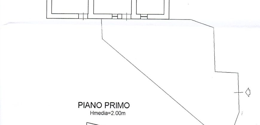 Caseggiato Rurale con ampio cortile e giardino, contrada Maltempo RG