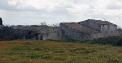 Caseggiato Rurale con ampio cortile e giardino, contrada Maltempo RG