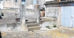 Caseggiato Rurale con ampio cortile e giardino, contrada Maltempo RG