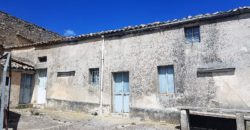 Caseggiato Rurale con ampio cortile e giardino, contrada Maltempo RG