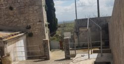 Caseggiato Rurale con ampio cortile e giardino, contrada Maltempo RG