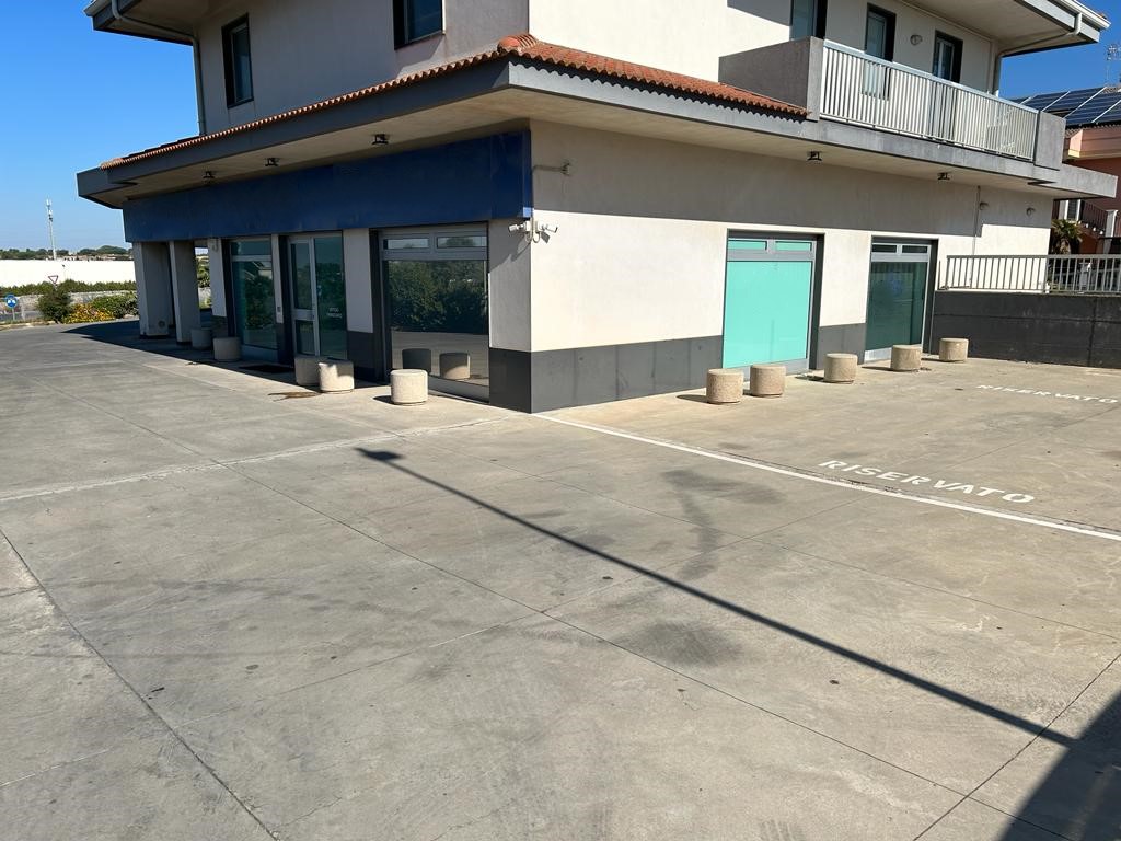 Locale Commerciale, Viale delle Americhe, Ragusa