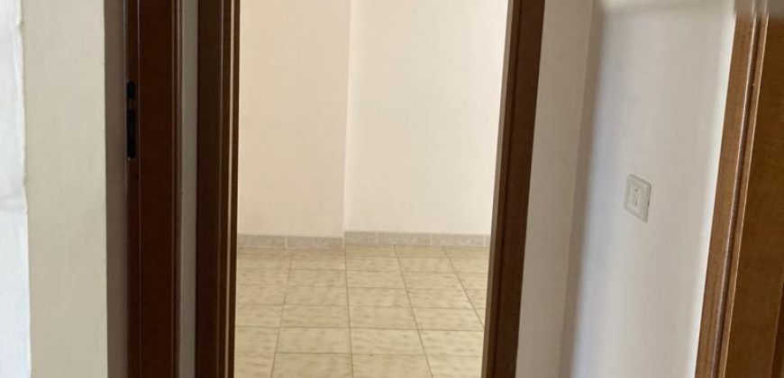 Appartamento piano primo con posto auto zona Paestum