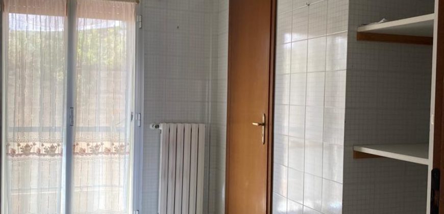 Appartamento piano primo con posto auto zona Paestum