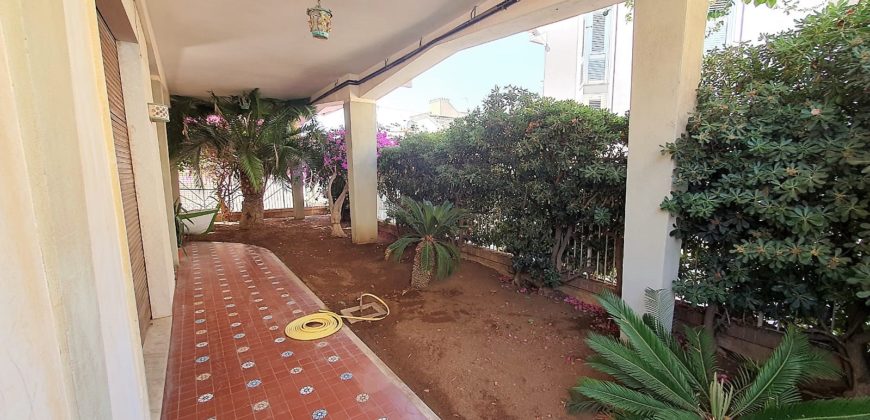 VENDESI PRESTIGIOSA CASA NEL CUORE DI MARINA DI RAGUSA