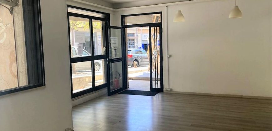 VENDESI LOCALE COMMERCIALE E MAGAZZINO/GARAGE, CON VETRINE FRONTE STRADA IN VIA ARCHIMEDE ALTA, RAGUSA