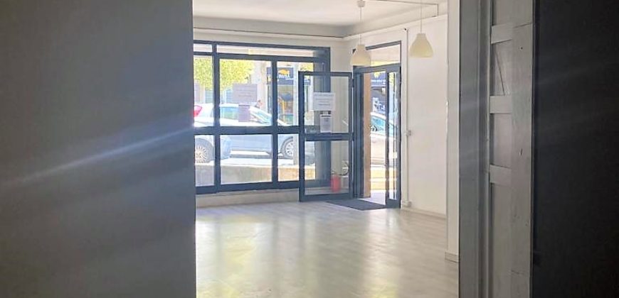 VENDESI LOCALE COMMERCIALE E MAGAZZINO/GARAGE, CON VETRINE FRONTE STRADA IN VIA ARCHIMEDE ALTA, RAGUSA