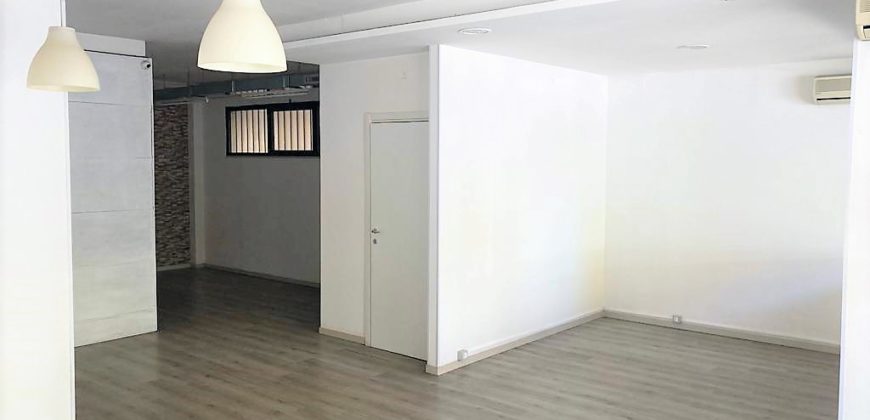 VENDESI LOCALE COMMERCIALE E MAGAZZINO/GARAGE, CON VETRINE FRONTE STRADA IN VIA ARCHIMEDE ALTA, RAGUSA