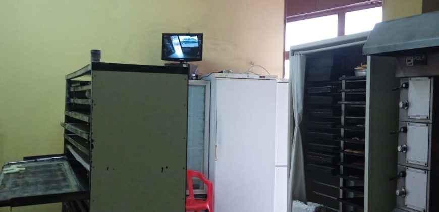 Vendesi laboratorio artigianale in via Neghelli, Vittoria RG