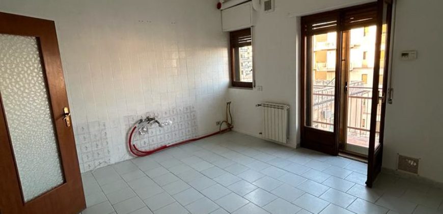 Appartamento piano quarto, zona sacra famiglia, Ragusa