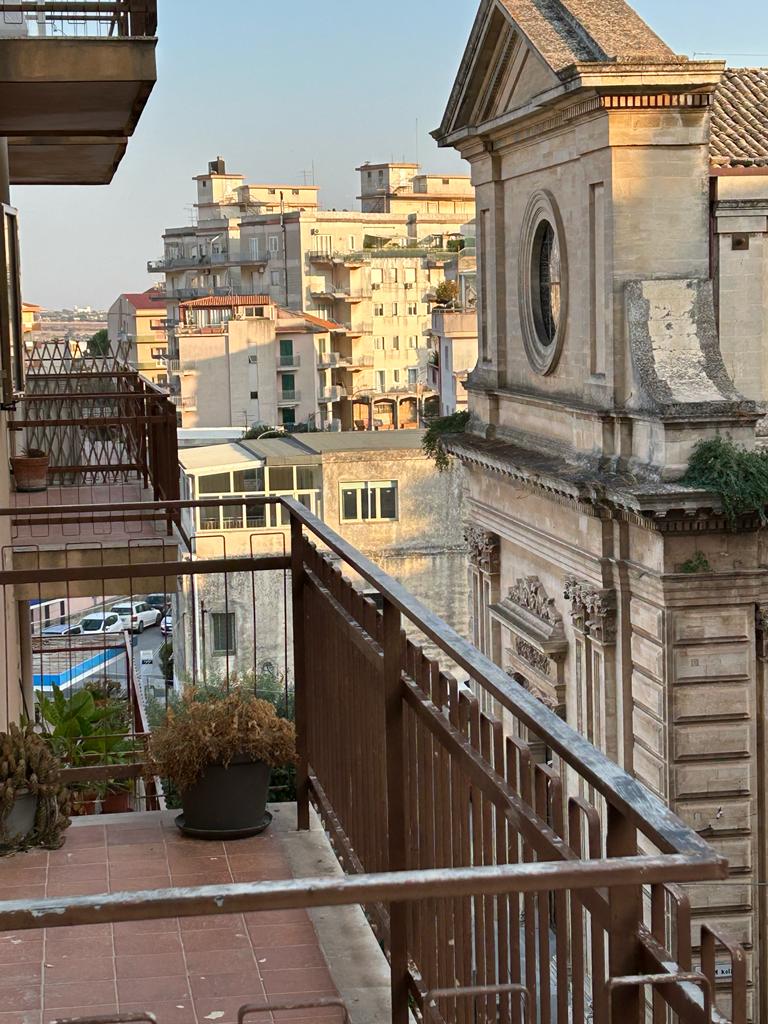 Appartamento piano quarto, zona sacra famiglia, Ragusa