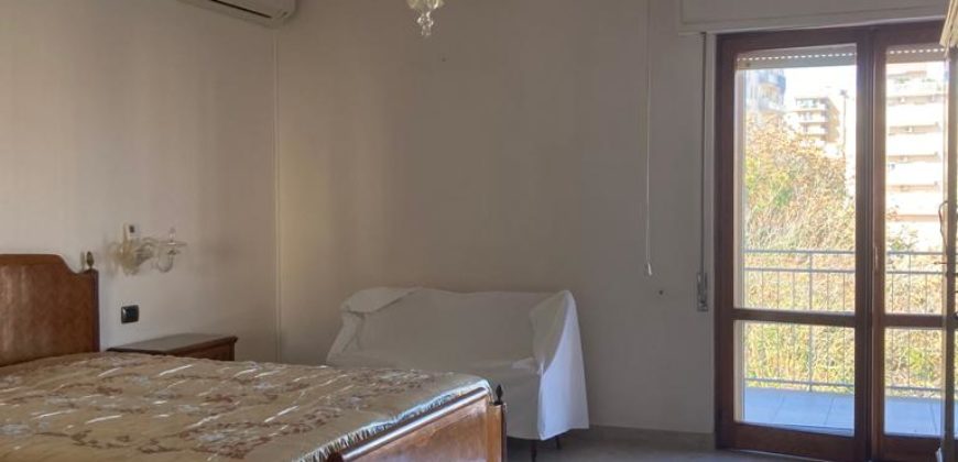 Appartamento con Garage e Vista Panoramica – Via Archimede, Ragusa Alta