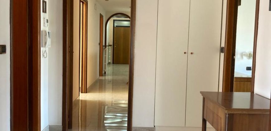 Appartamento con Garage e Vista Panoramica – Via Archimede, Ragusa Alta