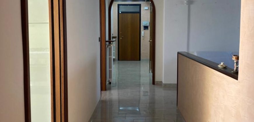 Appartamento con Garage e Vista Panoramica – Via Archimede, Ragusa Alta