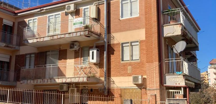 Appartamento con Garage e Vista Panoramica – Via Archimede, Ragusa Alta