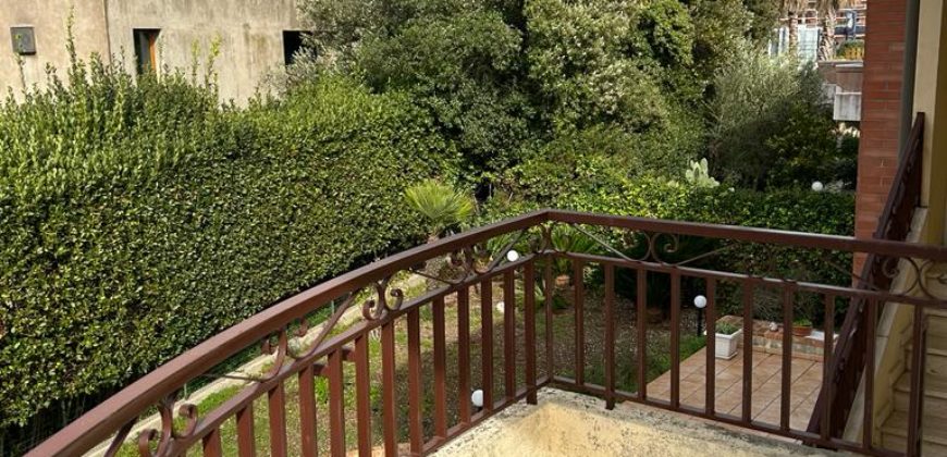 Appartamento in villa bifamiliare, a pochi passi dalla clinica del Mediterraneo, Ragusa