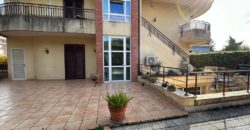 Appartamento in villa piano terra a pochi passi dalla clinica del Mediterraneo. Ragusa