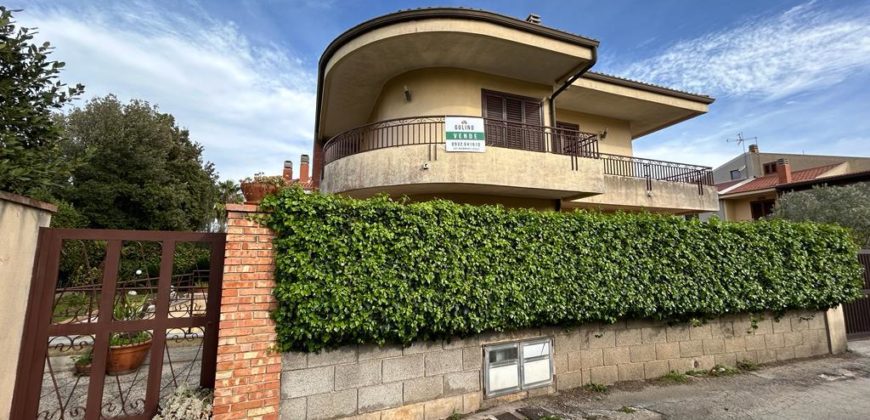 Villa Bifamiliare vicino alla Clinica del Mediterraneo. Ragusa