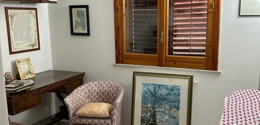 Appartamento in villa piano terra a pochi passi dalla clinica del Mediterraneo. Ragusa