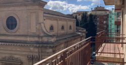 Appartamento con box auto in affitto, zona Sacra famiglia