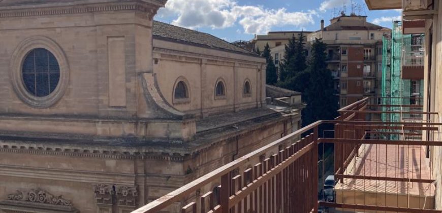 Appartamento con box auto in affitto, zona Sacra famiglia