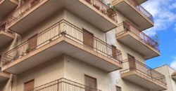 Appartamento con box auto in affitto, zona Sacra famiglia