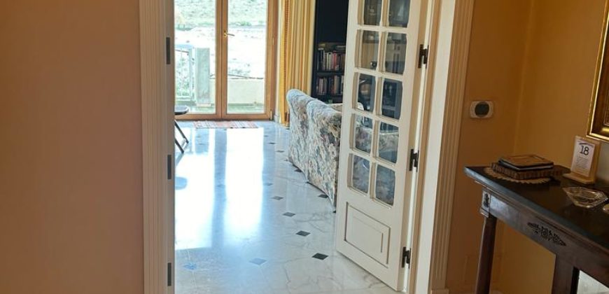 Imperdibile Occasione! Prestigioso Attico Panoramico con Ribasso del 22%!