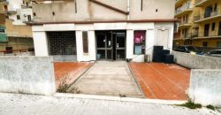 VENDESI LOCALE COMMERCIALE E MAGAZZINO – VIALE EUROPA, RAGUSA