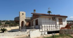 Villetta vista mare con terreno di pertinenza in contrada Castellana, Marina di Ragusa