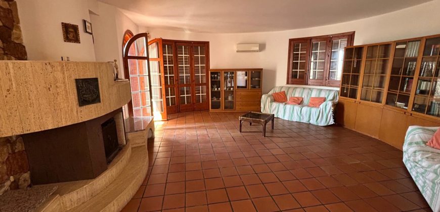 Villetta vista mare con terreno di pertinenza in contrada Castellana, Marina di Ragusa