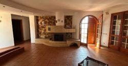 Villetta vista mare con terreno di pertinenza in contrada Castellana, Marina di Ragusa