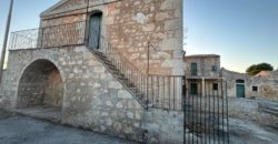 Vendesi Caseggiato rurale nel cuore di Pianetti, Ragusa