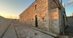 Vendesi Caseggiato rurale nel cuore di Pianetti, Ragusa