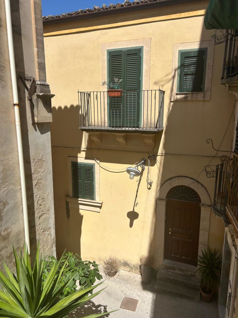 Appartamento con ingresso indipendente Ragusa Ibla