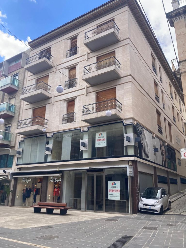 Locale Commerciale in affitto, via Roma. Ragusa