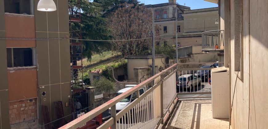 Edificio bifamiliare con garage, Zona Liceo Classico. Ragusa