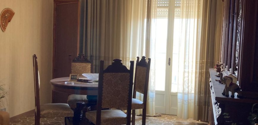 Edificio bifamiliare con garage, Zona Liceo Classico. Ragusa