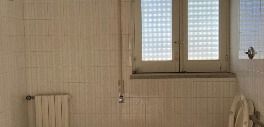 Edificio bifamiliare con garage, Zona Liceo Classico. Ragusa