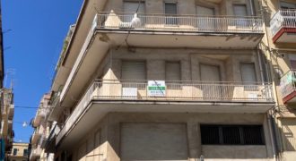 Edificio bifamiliare con garage, Zona Liceo Classico. Ragusa